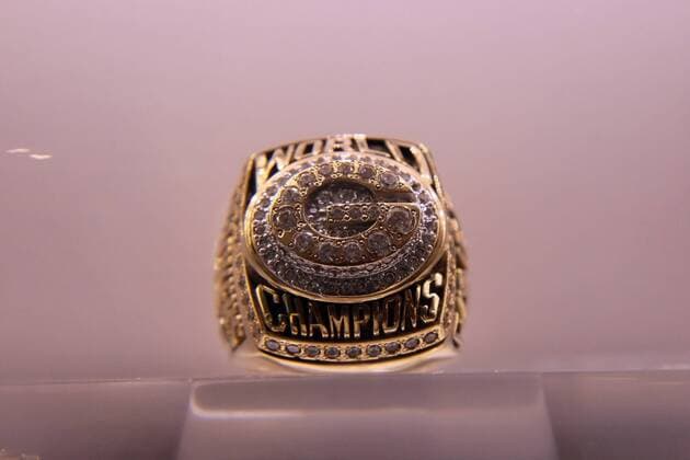 Super Bowl Ringe der einzelnen Siegerteams: XXXI Green Bay Packers 1996