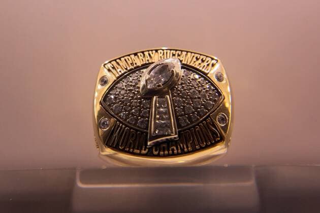 Super Bowl Ringe der einzelnen Siegerteams: XXVII Tampa Bay Buccaneers 2002