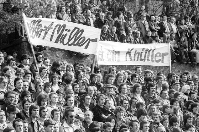 Fußball, Trainerhistorie FC 08 Homburg von 1957 bis heute Fans des FC 08 Homburg feiern ihr Idol - Albert Müller ist ein Knüller