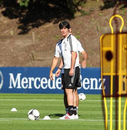 Fussball Nationalmannschaft Deutschland, GER, Training in der Sportschule des NFV, niedersächsischen Fussball Verbandes, in Barsinghausen Assistenztrainer Hans Dieter Flick (GER) und Bundestrainer Joachim Löw (GER), v.r.