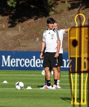 Fussball Nationalmannschaft Deutschland, GER, Training in der Sportschule des NFV, niedersächsischen Fussball Verbandes, in Barsinghausen Assistenztrainer Hans Dieter Flick (GER) und Bundestrainer Joachim Löw (GER), v.r.