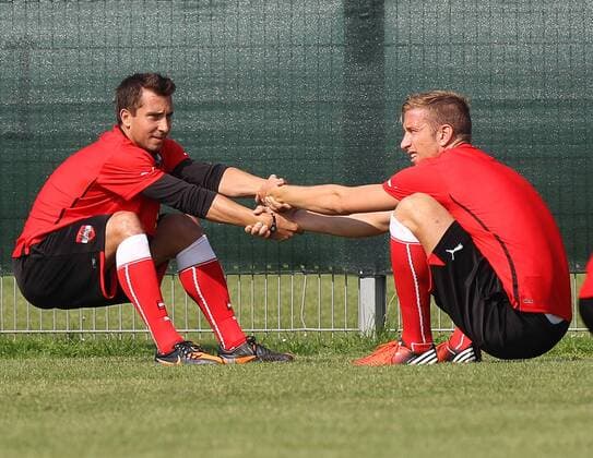 FUSSBALL - FIFA WM Quali, Training WIEN,AUSTRIA,05.SEP.12 - FUSSBALL - FIFA Weltmeisterschaft Qualifikation, ÖFB, Österreich, Training Nationalmannschaft AUT. Bild zeigt Markus Suttner und Marc Janko (AUT). 