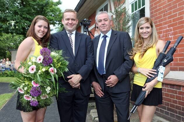 09.06.2012, Dresden, Sachsen, DEU - Matthias Stier, Praesident des Dresdener Rennverein, und Christoph Winkler (Zweiter von rechts) im Portrait. Galopprennbahn Dresden-Seidnitz. (Stier, Portrait, Portraet, Winkler, Porträt) 510D090612DRESDEN.JPG
