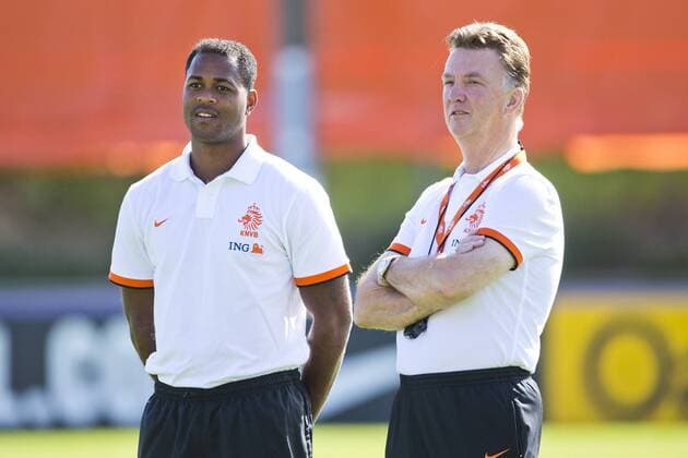 (L-R) assistant trainer Patrick Kluivert,Coach Louis van Gaal Training session Dutch team Training 2012 2013 xVIxOrangexPicturesx xLaurensxLindhoutxIVx 1134677