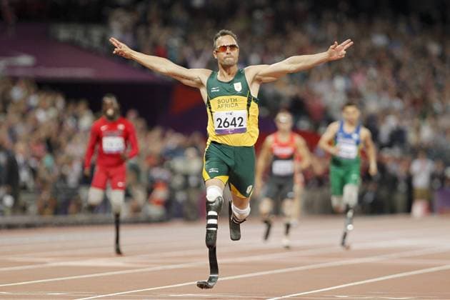 08.09.2012. London 2012 Paralympic Games Athletics from the Olympic Stadium, Stratford. Picture shows action from the men s 400m - T44 Final, Oscar Pistorius (RSA) celebrates his win and world record time 46.68 to take the gold medal. xMikexVareyx  ActionPlus20266858