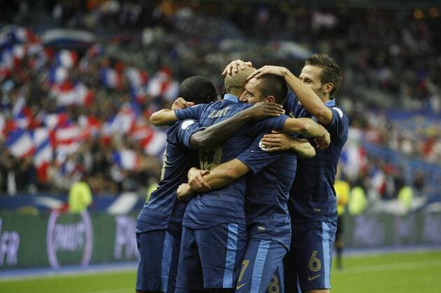 Christophe Jallet et equipe (France) FOOTBALL : France vs Belarus - WM Qualifikation - 11 09 2012 GwendolineLeGoff Panoramic 