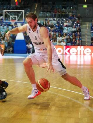 Basketball Oldenburg 11.09.2012 EM Qualifikation Herren Deutschland (GER) - Aserbaidschan (AZE) Tim Ohlbrecht (Deutschland, No.04)