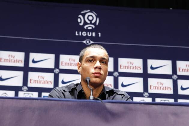 Gregory Van Der Wiel - Pressekonferenz - Neuzugang Gregory van der Wiel bei Paris Saint Germain PSG - 13 09 2012 GwendolineLeGoff Panoramic 