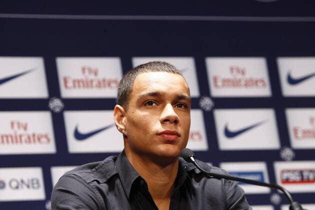 Gregory Van Der Wiel - Pressekonferenz - Neuzugang Gregory van der Wiel bei Paris Saint Germain PSG - 13 09 2012 GwendolineLeGoff Panoramic 