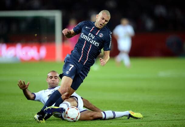 Jeremy MENEZ (psg) - Aymen ABDENNOUR (tou) FOOTBALL : Paris Saint Germain PSG vs Toulouse FC - Ligue 1 - 14 09 2012 AnthonyBIBARD FEP Panoramic 