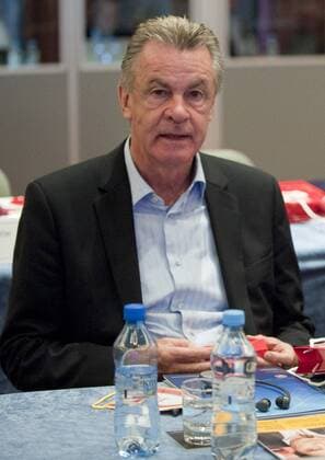 Ottmar Hitzfeld ( Nationaltrainer Schweiz ) FUSSBALL: Analyse der EURO 2012 während der Nationaltrainer-Konferenz der UEFA in Warschau - 24 09 2012 Mediasport Panoramic 