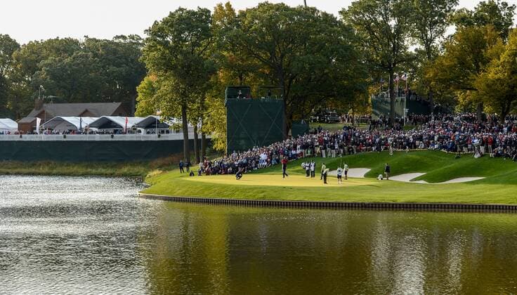 28 September, 2012: A general view of hole two at Medinah Country Club in day one of Ryder Cup action during the morning Foursomes, at Medinah Country Club, in Medinah, IL. GOLF: SEP 28 PGA Golf Herren - Ryder Cup Icon1640928120909 EDITORIAL USE ONLY