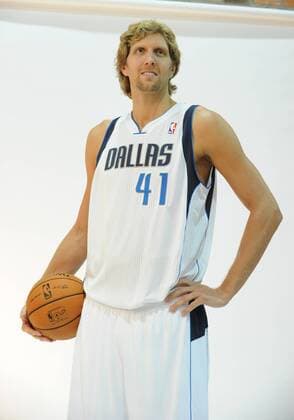 Sept 28, 2012: Dallas Mavericks power forward Dirk Nowitzki 41 during the Dallas Mavericks Media Day held at the American Airlines Center in Dallas, TX NBA Basketball Herren USA 2012: Dallas Mavericks Media Day SEPT 28 - ZUMAcp2