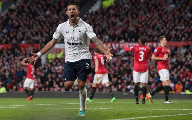 Football - Premier League - Manchester United vs. Tottenham Hotspurs Tottenham s Clint Dempsey celebrates putting his side 1-3 up at Old Trafford 