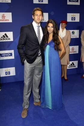 Gala zum 125. Geburtstag des Hamburger Vereins HSV in der O2 World, Hamburg Rene Adler mit Freundin Lilli Hollunder