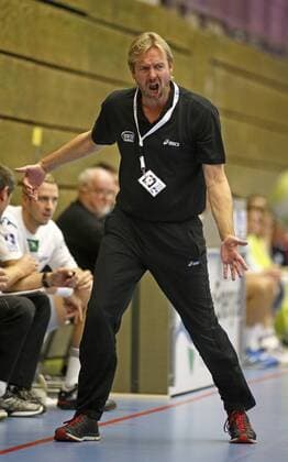 VfL Gummersbach vs HSV Hamburg 31:35 HIER: Trainer Martin Schwalb geriet zeitweilig in Rage denn der Sieg des HSV Hamburg wurde erst spät gesichert