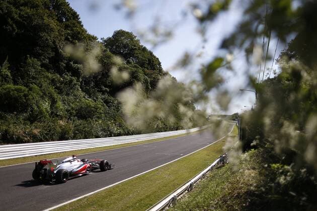 Motorsports: FIA Formula One World Championship 2012, Grand Prix of Japan, 3 Jenson Button (GBR, Vodafone McLaren Mercedes), xHOCHxZWEIx