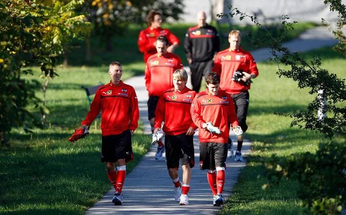 FUSSBALL - FIFA WM Quali, WIEN,AUSTRIA,08.OKT.12 - FUSSBALL - FIFA Weltmeisterschaft Qualifikation, ÖFB Training. Bild zeigt Florian Klein, Christoph Leitgeb und Zlatko Junuzovic (AUT). 