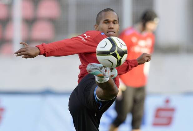 Training of the Czech national soccer team ahead of the World Cup qualification matches against Malta and Bulgaria in Prague, Czech Republic on October 8, 2012. Theodor Gebre Selassie. (CTKxPhoto MichalxDolezal) CTKPhotoP201210080731101  dol 10
