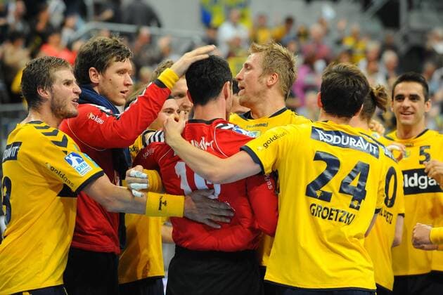 Handball-Bundesliga,9.10.2012,Rhein Neckar Löwen vs. Flensburg-Handewitt Die Löwen feiern ihren Sieg. li. Bjarte Myrhol,TW Niklas Landin Jacobsen,TW Stojanovic Goran, Oliver Roggisch, Patrick Groetzky,(Rhein Neckar Löwen ), - ksp