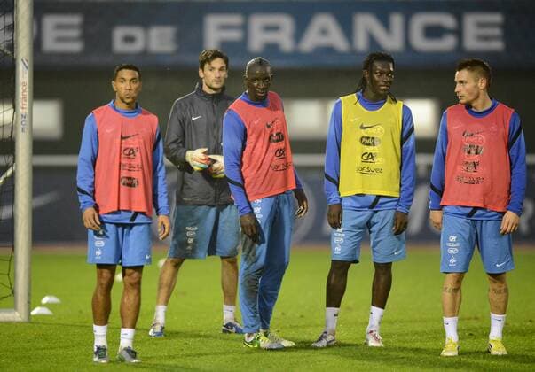 Hugo LLORIS (fra) - Mamadou SAKHO - Bafetimbi GOMIS - Gael CLICHY - Mathieu DEBUCHY FOOTBALL : Equipe de France - 10 10 2012 AnthonyBIBARD FEP Panoramic 