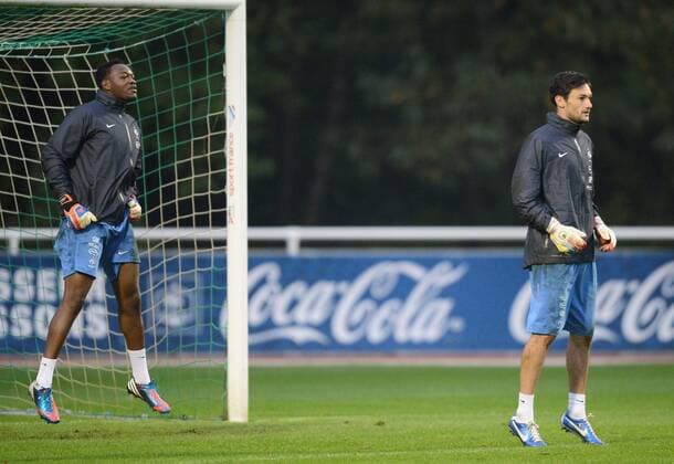 Steve MANDANDA - Hugo LLORIS FOOTBALL : Equipe de France - 10 10 2012 AnthonyBIBARD FEP Panoramic 