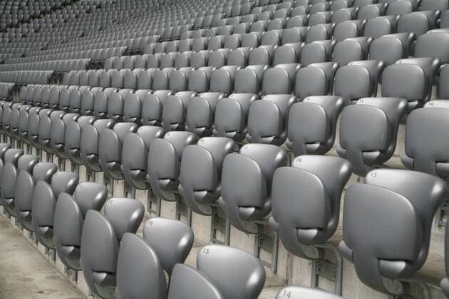 Leere Sitzreichen in der Allianz Arena, Heimspielstätte FC Bayern München und TSV 1860 München Fußballstadion, München, Bayern, Deutschland, Europa iblrgb02349586