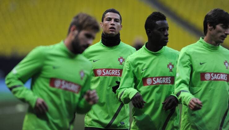 MOSCOW,OCTOBER 11, 2012. Cristiano Ronaldo (2nd L) during a training session of Portugal s national team at Luzhniki Stadium  0 RE10A962