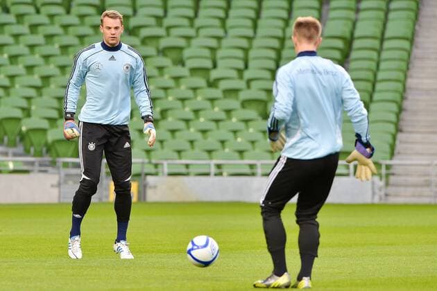 Abschlusstraining der deutschen Nationalmannschaft am 11.10.2012 im Aviva Stadion in Dublin Manuel Neuer ( Deutschland ), links - Marc-Andre ter Stegen ( Deutschland ), rechts