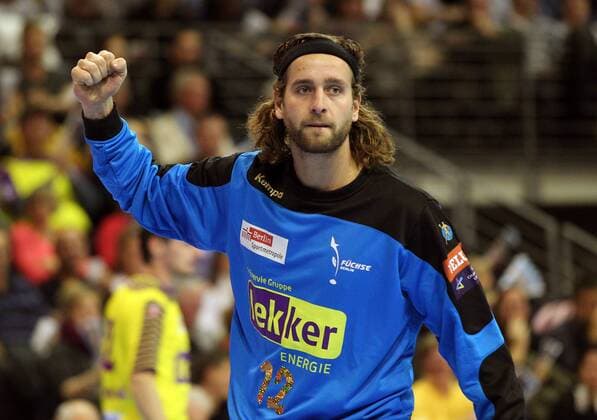Torwart Silvio Heinevetter Freude Emotion jubelnd Jubel nach gehaltenem Siebenmeter Strafwurf Handball VELUX EHF Champions League Herren Saison 2012 13 17.10.2012 Füchse Füchse Berlin vs. Kadetten Schaffhausen