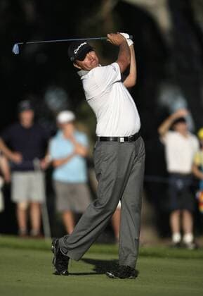 20.10.2012 Perth, Australia. Bo Van Pelt (USA) plays an approach shot on the 18th hole during the third Round of the ISPS Handa Perth International Golf Tournament from the Lake Karrinyup Country Club. xDavidxWoodleyx  ActionPlus20198378
