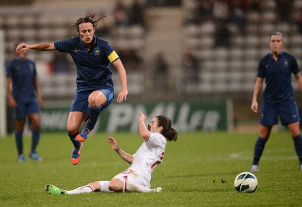 Sandrine Soubeyrand ( France ) - Karen Carney ( Angleterre ) FOOTBALL : France vs Angleterre - match amical Feminin - AnthonyBIBARD FEP Panoramic 