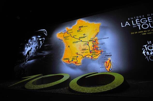 RADSPORT - Tour de France 2013, Vorschau, Strecken-Praesentation PARIS,FRANKREICH,24.OKT.12 - DIVERS, RADSPORT - Tour de France 2013, Vorberichte, Streckenpräsentation im Palais de Congres. Bild zeigt den Streckenverlauf. 