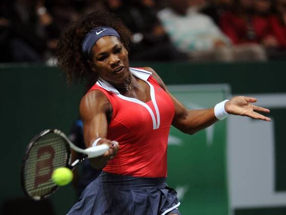 ISTANBUL, Oct. 24, 2012 - Serena Williams of the United States hits a return to during her match at WTA Tennis Damen Championships 2012 in Istanbul of Turkey on Oct. 24, 2012. TURKEY-ISTANBUL-WTA CHAMPIONSHIPS 