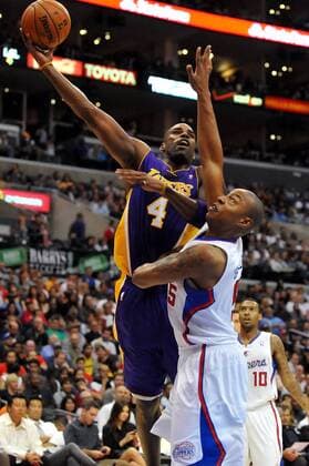 October 24 2012 Los Angeles, CA..Lakers Antawn Jamison 4 gets off a shot over Clippers Caron Butler 5 during the preseason NBA Basketball Herren USA Basketball game between the Los Angeles Lakers and the Los Angeles Clippers at Staples Center in Los Angeles, California. Josh Thompson Cal Media NBA Basketball Herren USA 2012: Lakers vs Clippers OCT 24 - ZUMAct7