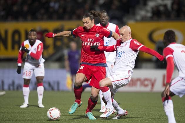 IBRAHIMOVIC Zlatan (PSG) , PUYGRENIER Sebastien (NANCY) FOOTBALL : Nancy vs Paris - Ligue 1 - Championnat de France 2012 2013 - 27 10 2012 - G.Ramon PanoramiC 