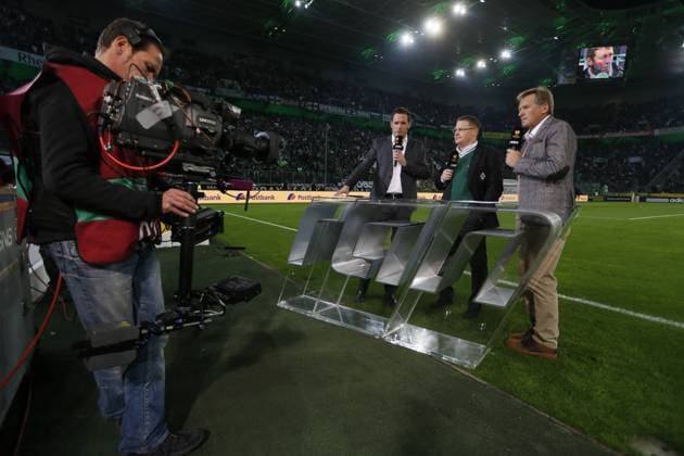 Mönchengladbach, Germany, Borussia Mönchengladbach-Fener Istanbul 2:4 am 4.10.2012 Interview mit dem Sportdirektor von Borussia Mönchengladbach Max EBERL -3.v.li.- mit Moderator Matthias KILLING -2.v.li.- und Experte Bernd SCHUSTER -re.-