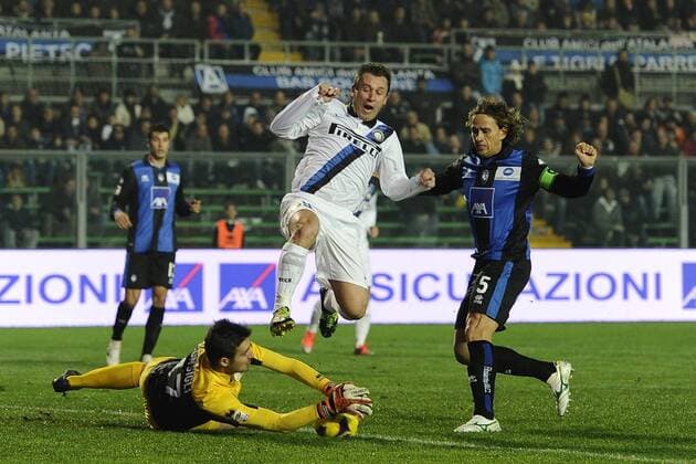11 11 2012 : Atalanta Bergamo vs Inter Mailand: Antonio Cassano-Andrea Consigli 