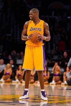 09 November 2012: Forward (4) Antawn Jamison of the Los Angeles Lakers as the Lakers defeat the Golden State Warriors 101-77 at the STAPLES Center in Los Angeles, CA. NBA Basketball Herren USA NOV 09 Warriors at Lakers Icon181121109060 EDITORIAL USE ONLY