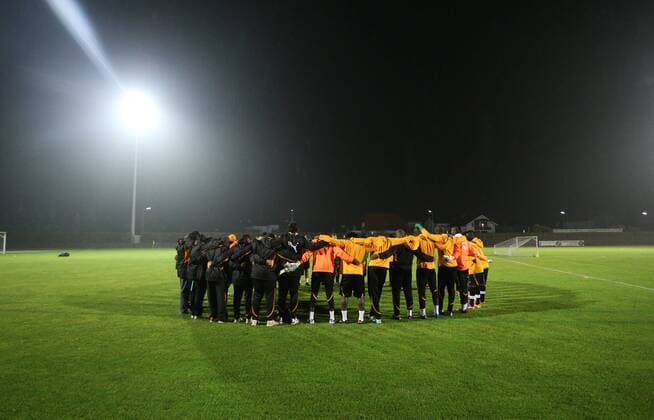 FUSSBALL - AUT vs CIV, Testspiel, Vorberichte, Training TRAUN,AUSTRIA,12.NOV.12 - FUSSBALL - ÖFB Länderspiel, Österreich vs Elfenbeinküste, Freundschaftsspiel, Vorberichte, Training Nationalteam CIV. Bild zeigt die Mannschaft von CIV. 