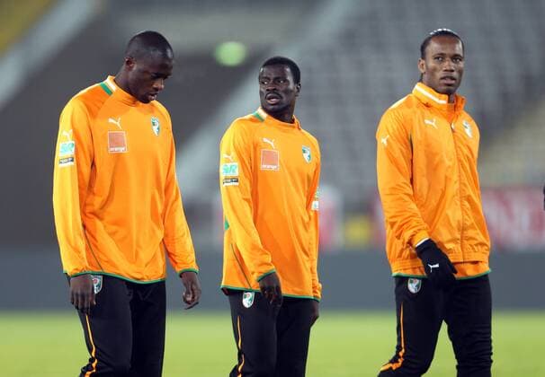 FUSSBALL, Testspiel, Vorberichte, Training LINZ,,13.NOV.12 - FUSSBALL Länderspiel, Elfenbeinküste, Freundschaftsspiel, Vorberichte, Abschlusstraining Nationalteam CIV. Bild zeigt Yaya Toure, Emmanuel Eboue und Didier Drogba (CIV).