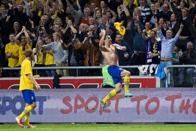 14.11.2012, Friends Arena, Solna, SWE, Testspiel, Schweden vs England, im Bild, Sweden 10 Zlatan Ibrahimovic jubelt über sein spektakuläres Fallrückziehertor zum 4:2