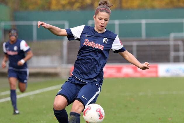 Portrait Freisteller Melanie LEUPOLZ (SC Freiburg)