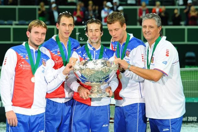 Davis cup trophy with czech team TENNIS : CZE vs ESP - Finale - Daviscup - 18 11 2012 CouvercelleXTennismag 