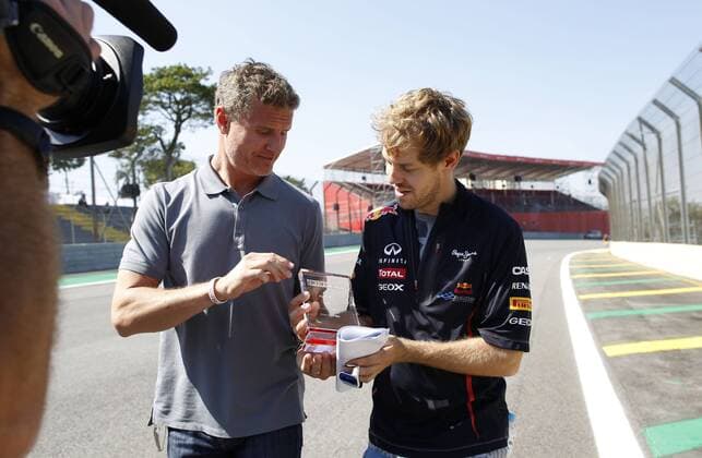 Motorsports: FIA Formula One World Championship 2012, Grand Prix of Brazil, David Coulthard (GBR), 1 Sebastian Vettel (GER, Red Bull Racing), xHOCHxZWEIx
