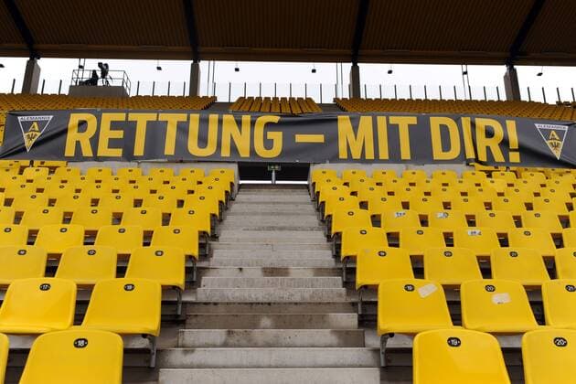 Fußball, Stadiongeschichte Alemannia Aachen Aachen, Deutschland 24. November 2012: 3. Liga 12 13 - Alemannia Aachen. . Aachen hofft auch Rettung vor der drohenden Insolvenz. Mt