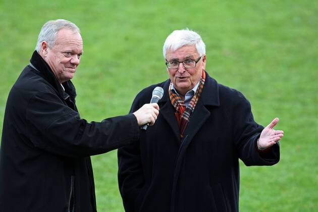 Rolf Toepperwien mit Ex DFB Praesident Dr. Theo Zwanziger zur Vortstellung seines Buches Die Zwanziger Jahre , 1. FFC Frankfurt - SC 07 Bad Neuenahr, 1. Frauen Fussball Bundesliga 2012 2013, 25.11.2012