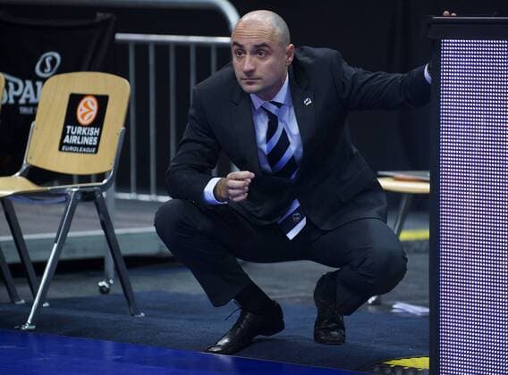Basketball Berlin 29.11.2012 Euroleague Vorrunde Saison 2012 2013 Alba Berlin - Asseco Prokom Gdynia Milenko Bogicevic (Assistenztrainer Alba)