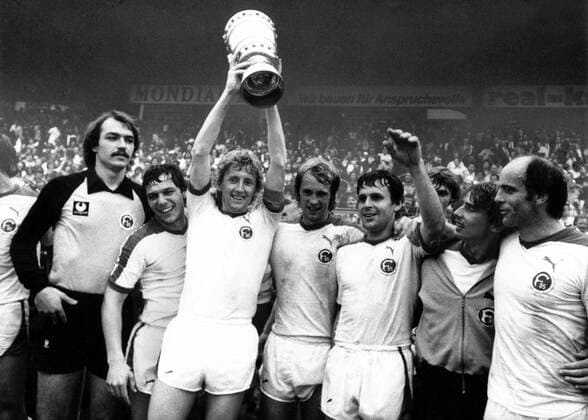 Fortuna Düsseldorf, DFB Pokal Sieger 1978 1979, v.li.: Torwart Jörg Daniel, Josef Weikl, Gerd Zewe, Reinhold Fanz, Wolfgang Seel, Thomas Allofs, Egon Köhnen