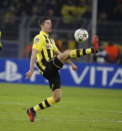 Fussball, UEFA Champions League, Saison 2012 2013, Gruppe D, Borussia Dortmund vs FC Manchester City , 04.12.2012, BVB Stadion Dortmund, Robert Lewandowski, BVB, Aktion, Einzelbild,